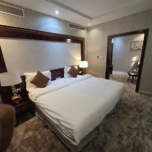 Capital O 596 Garden Palace Hotel